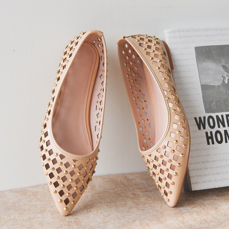 fashion-flat-shoes-with-rhinestones-and-rivets Fashion Flat Shoes with Rhinestones and Rivets