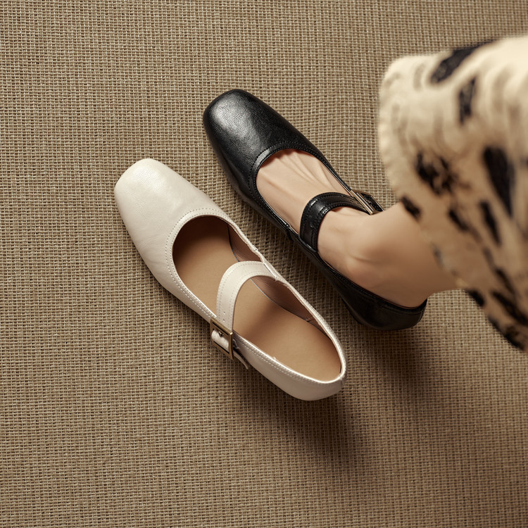 minimalist-square-toe-slip-on-flats-with-embroidered-detail Minimalist Square Toe Slip-On Flats with Embroidered Detail