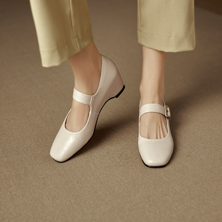 Minimalist Square Toe Slip-On Flats with Embroidered Detail