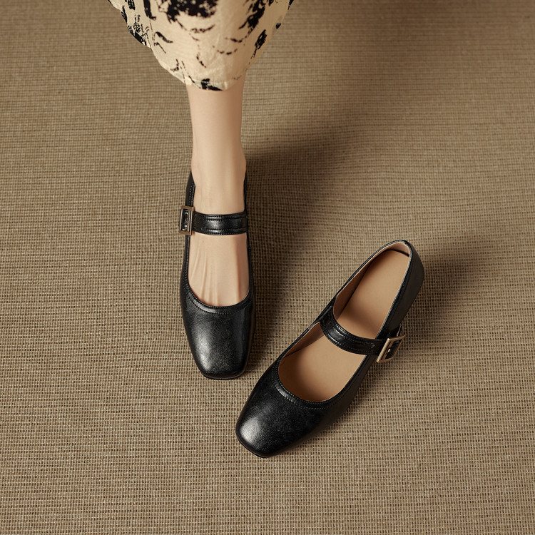 Minimalist Square Toe Slip-On Flats with Embroidered Detail